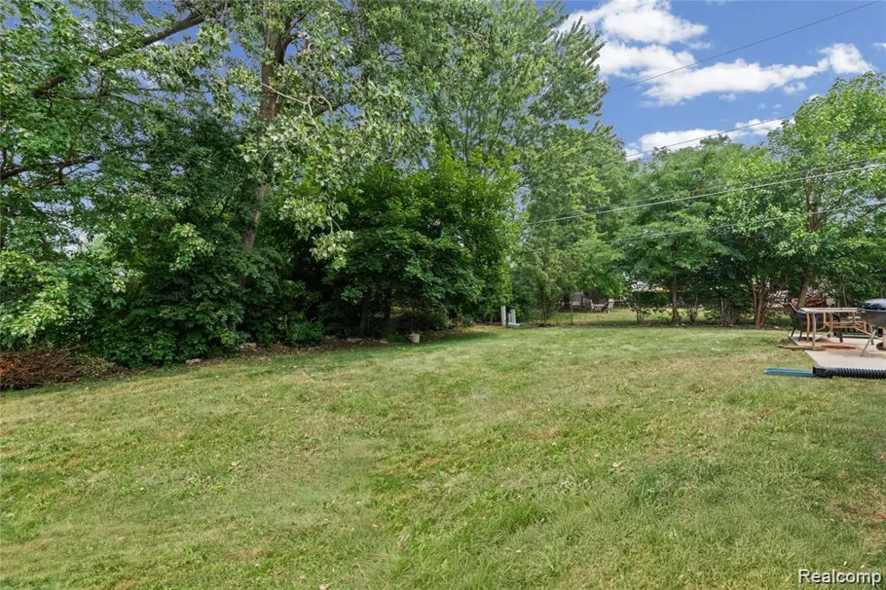 4051 Dickson Drive Sterling Heights City, MI 48310