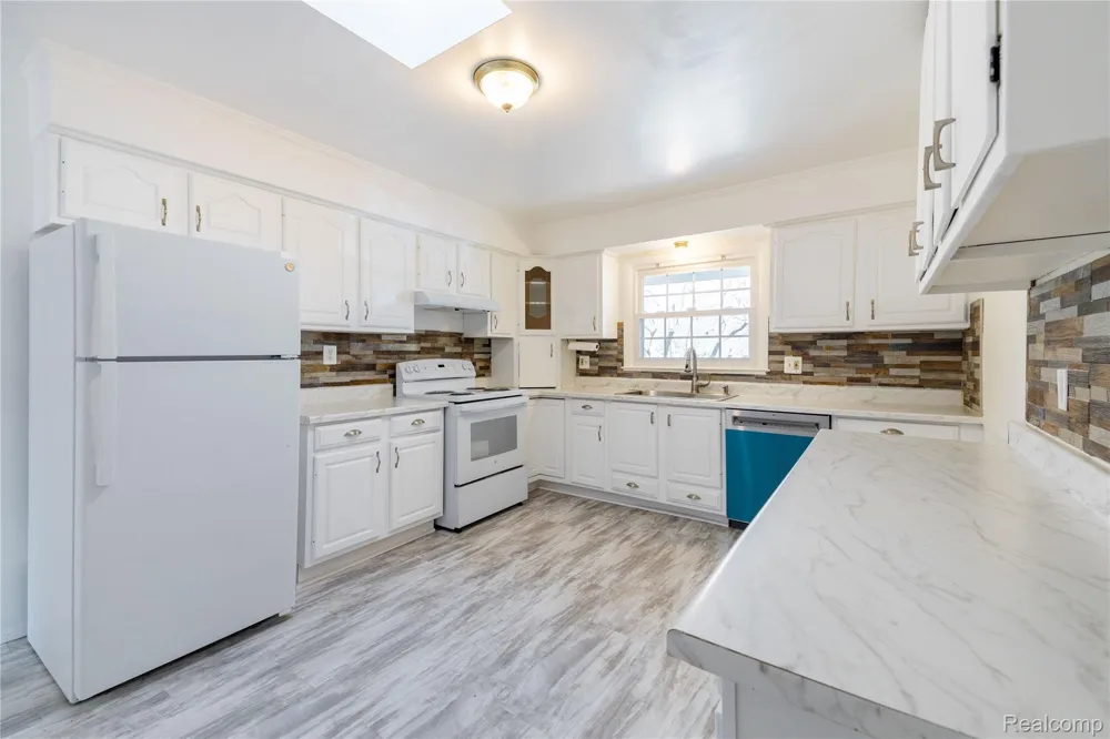 21918 Knudsen Drive Grosse Ile Township, MI 48138