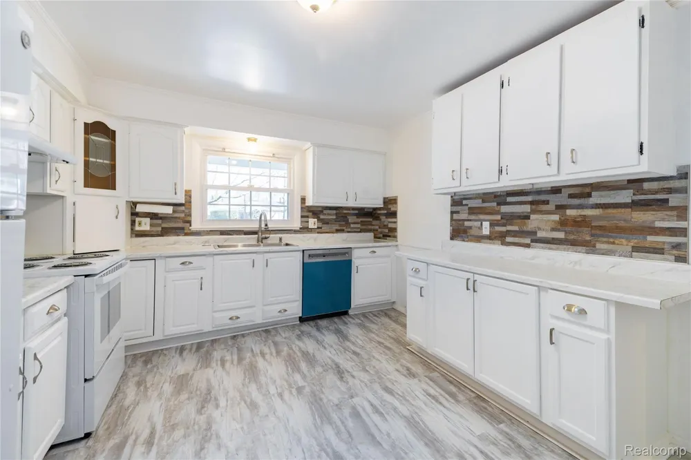 21918 Knudsen Drive Grosse Ile Township, MI 48138