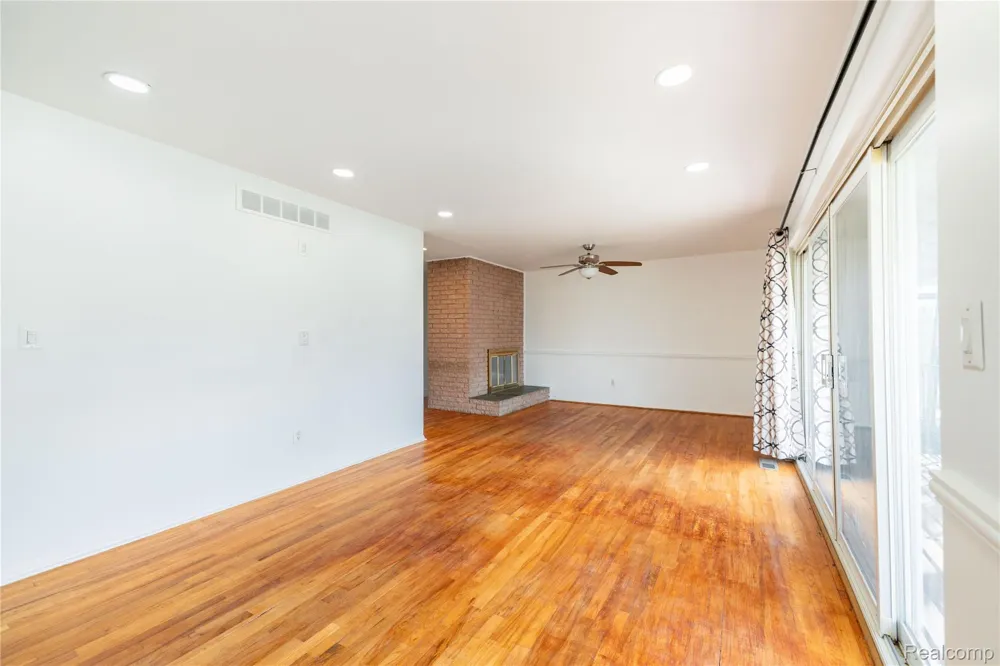 21918 Knudsen Drive Grosse Ile Township, MI 48138