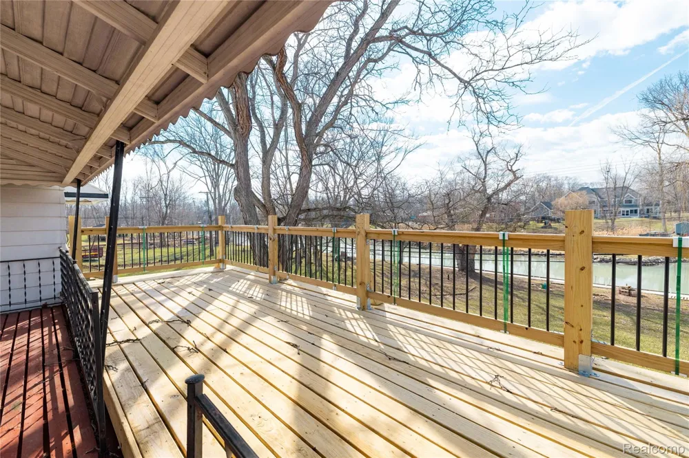 21918 Knudsen Drive Grosse Ile Township, MI 48138