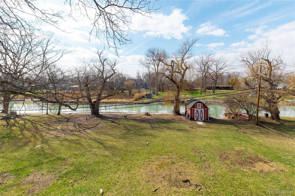 21918 Knudsen Drive Grosse Ile Township, MI 48138