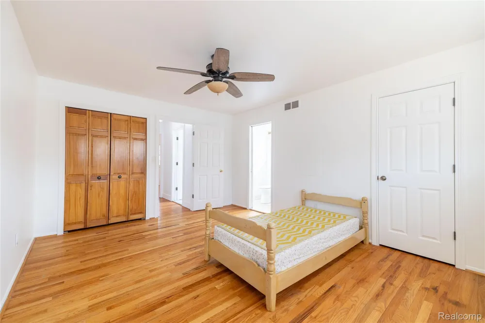 21918 Knudsen Drive Grosse Ile Township, MI 48138