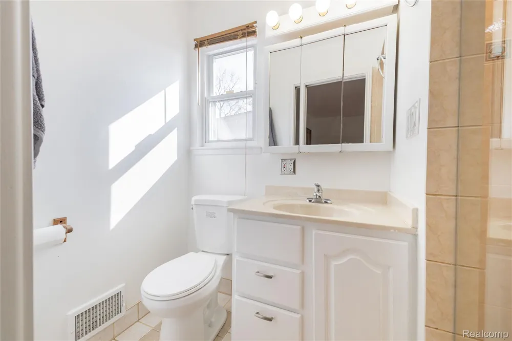 21918 Knudsen Drive Grosse Ile Township, MI 48138
