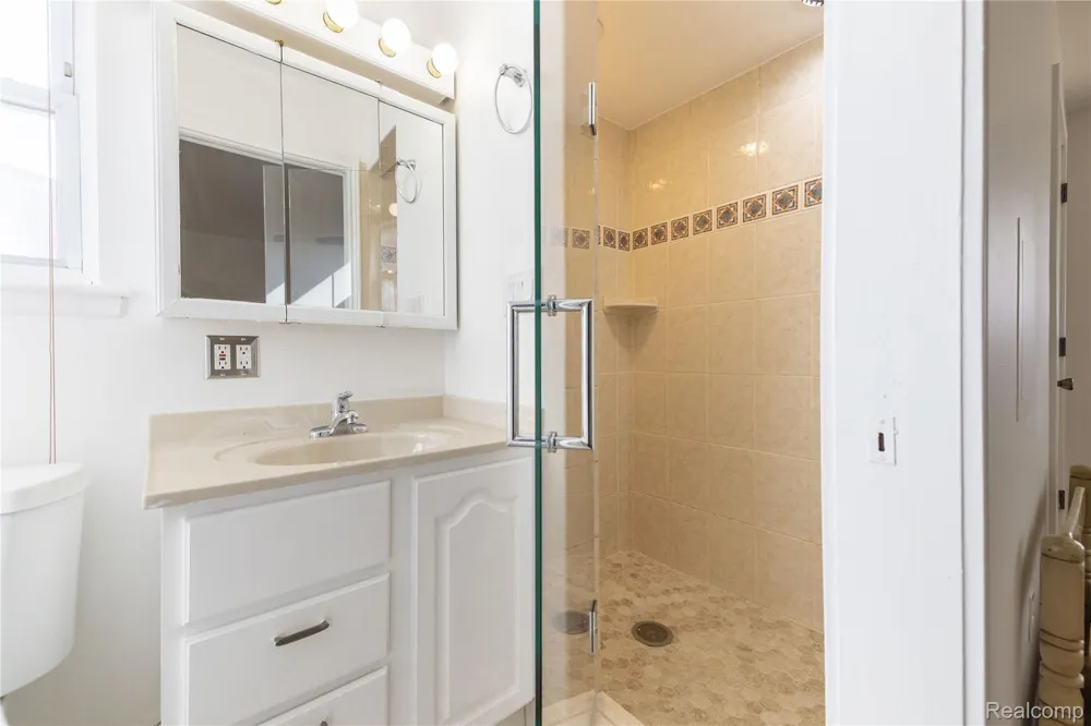 21918 Knudsen Drive Grosse Ile Township, MI 48138