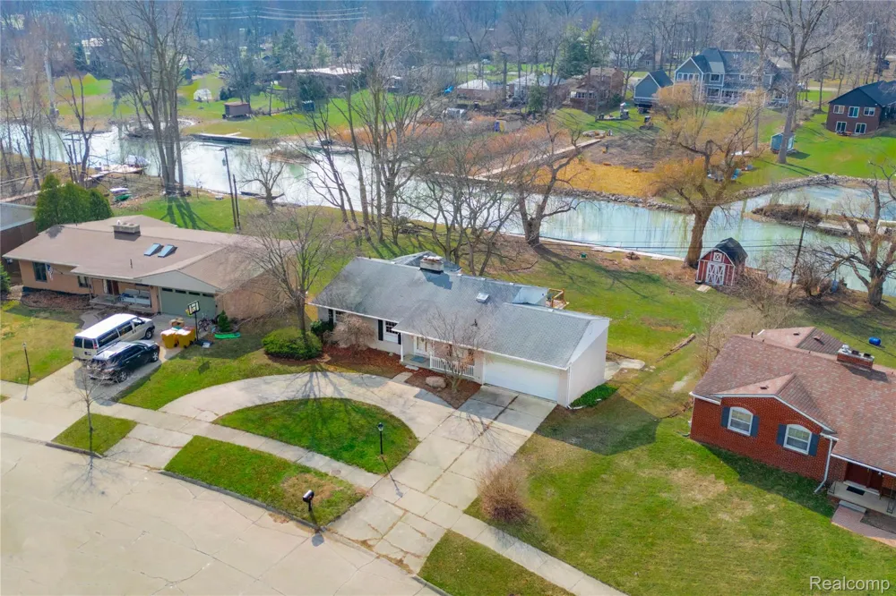 21918 Knudsen Drive Grosse Ile Township, MI 48138