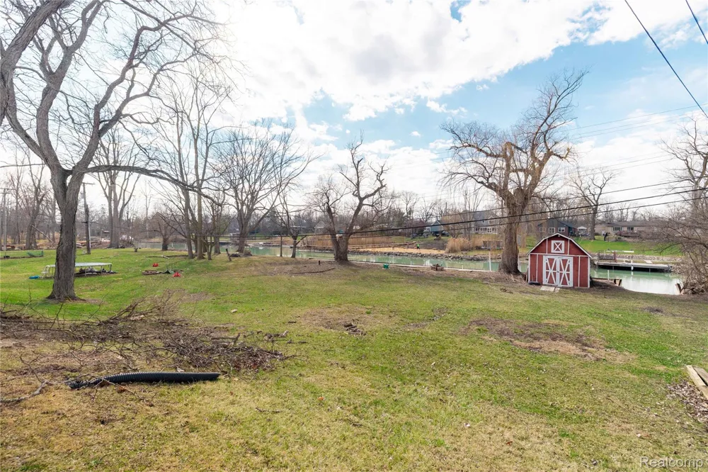 21918 Knudsen Drive Grosse Ile Township, MI 48138
