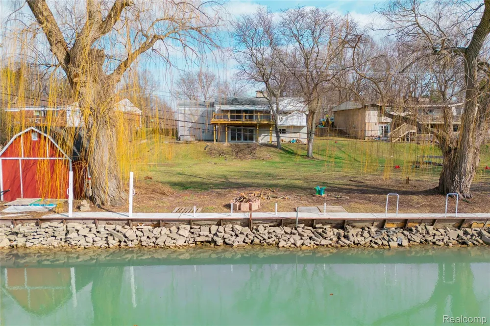 21918 Knudsen Drive Grosse Ile Township, MI 48138