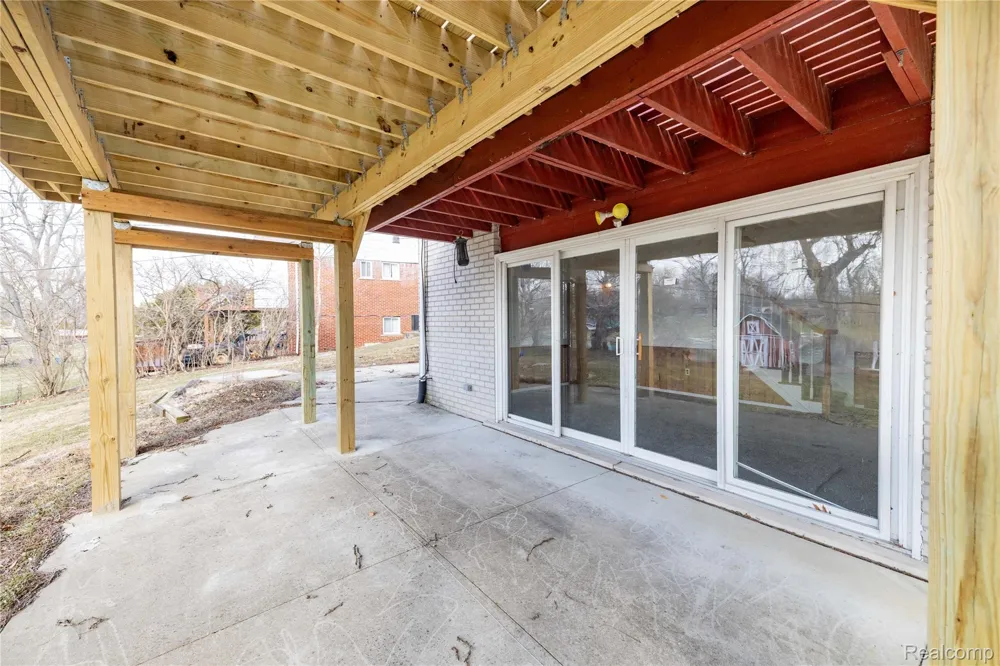 21918 Knudsen Drive Grosse Ile Township, MI 48138