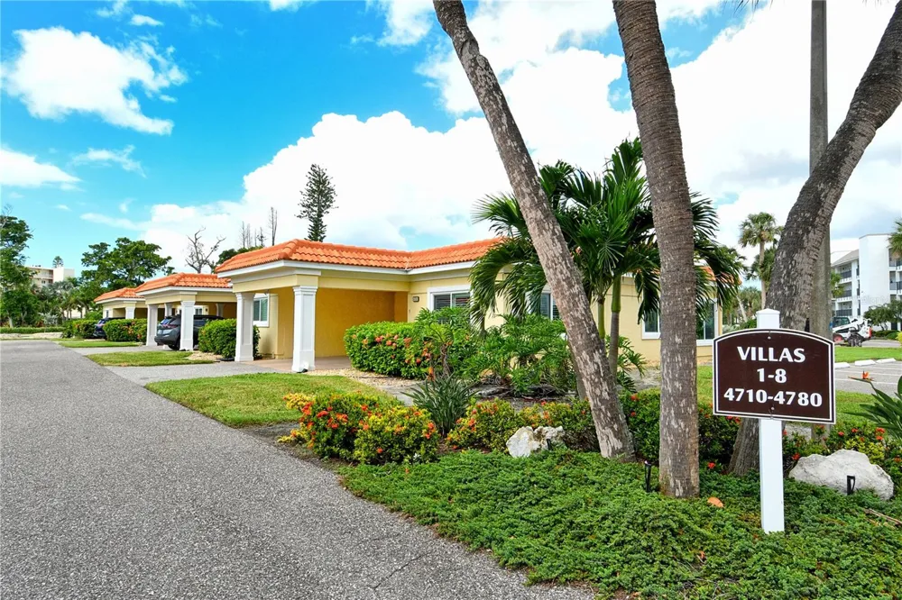 4750 GULF OF MEXICO DRIVE #Villa 8 Longboat Key, FL 34228