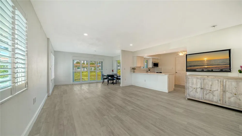 4750 GULF OF MEXICO DRIVE #Villa 8 Longboat Key, FL 34228