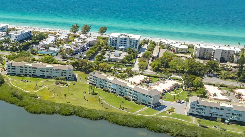 4750 GULF OF MEXICO DRIVE #Villa 8 Longboat Key, FL 34228