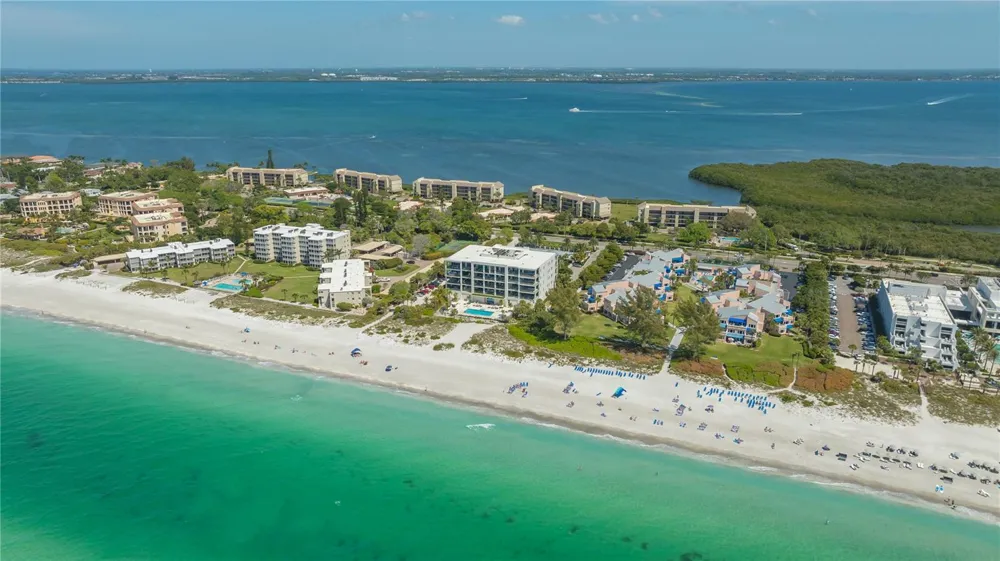 4750 GULF OF MEXICO DRIVE #Villa 8 Longboat Key, FL 34228