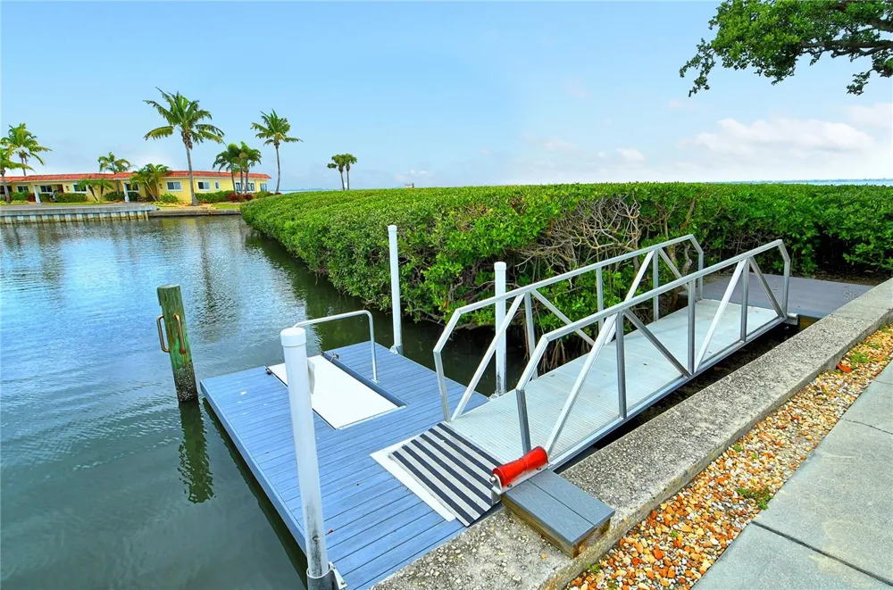 4750 GULF OF MEXICO DRIVE #Villa 8 Longboat Key, FL 34228