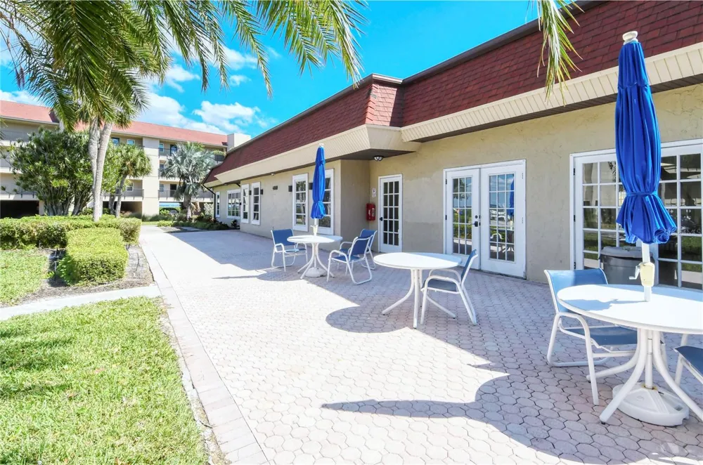 4750 GULF OF MEXICO DRIVE #Villa 8 Longboat Key, FL 34228