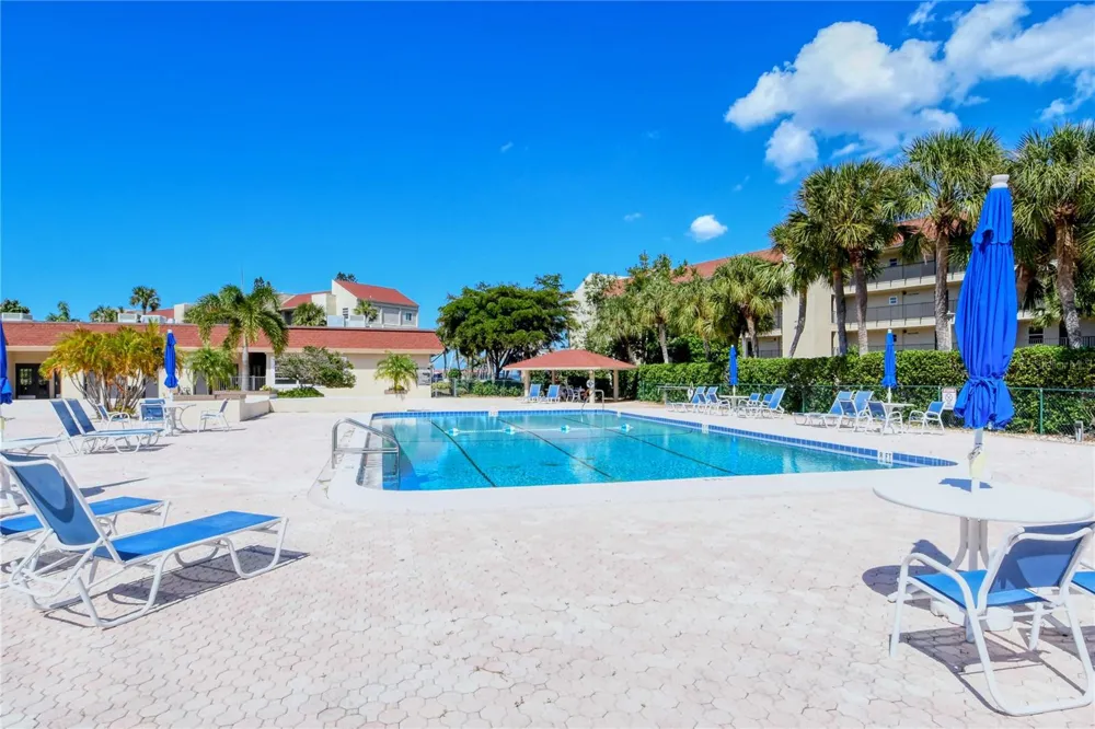 4750 GULF OF MEXICO DRIVE #Villa 8 Longboat Key, FL 34228