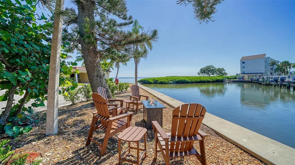4750 GULF OF MEXICO DRIVE #Villa 8 Longboat Key, FL 34228