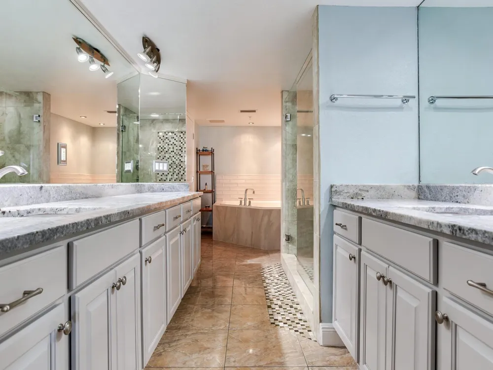 5353 GULF BOULEVARD #B202 St Pete Beach, FL 33706