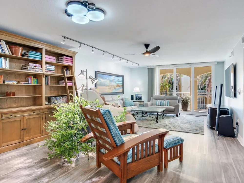 5353 GULF BOULEVARD #B202 St Pete Beach, FL 33706