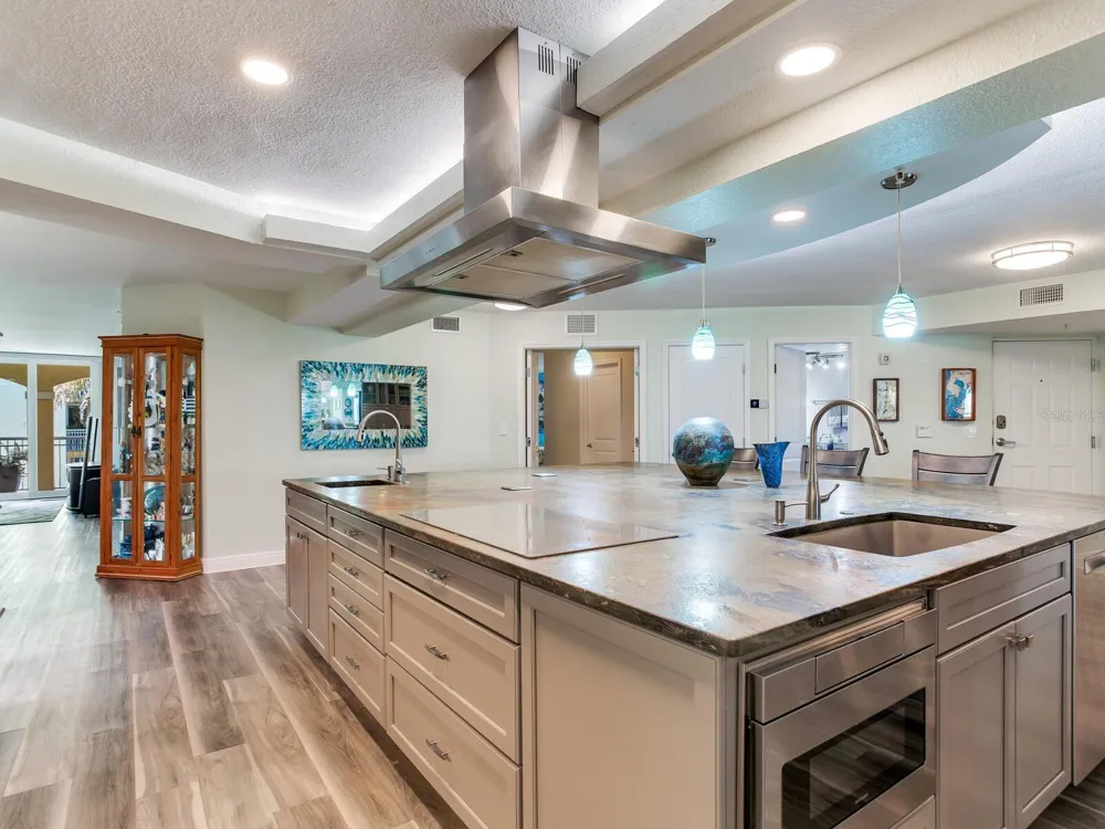 5353 GULF BOULEVARD #B202 St Pete Beach, FL 33706
