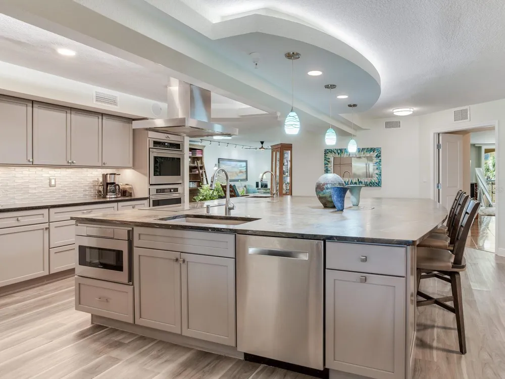 5353 GULF BOULEVARD #B202 St Pete Beach, FL 33706