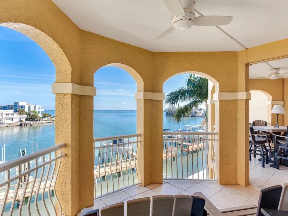 5353 GULF BOULEVARD #B202 St Pete Beach, FL 33706