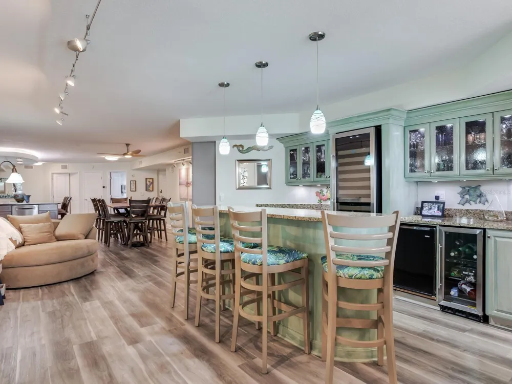 5353 GULF BOULEVARD #B202 St Pete Beach, FL 33706