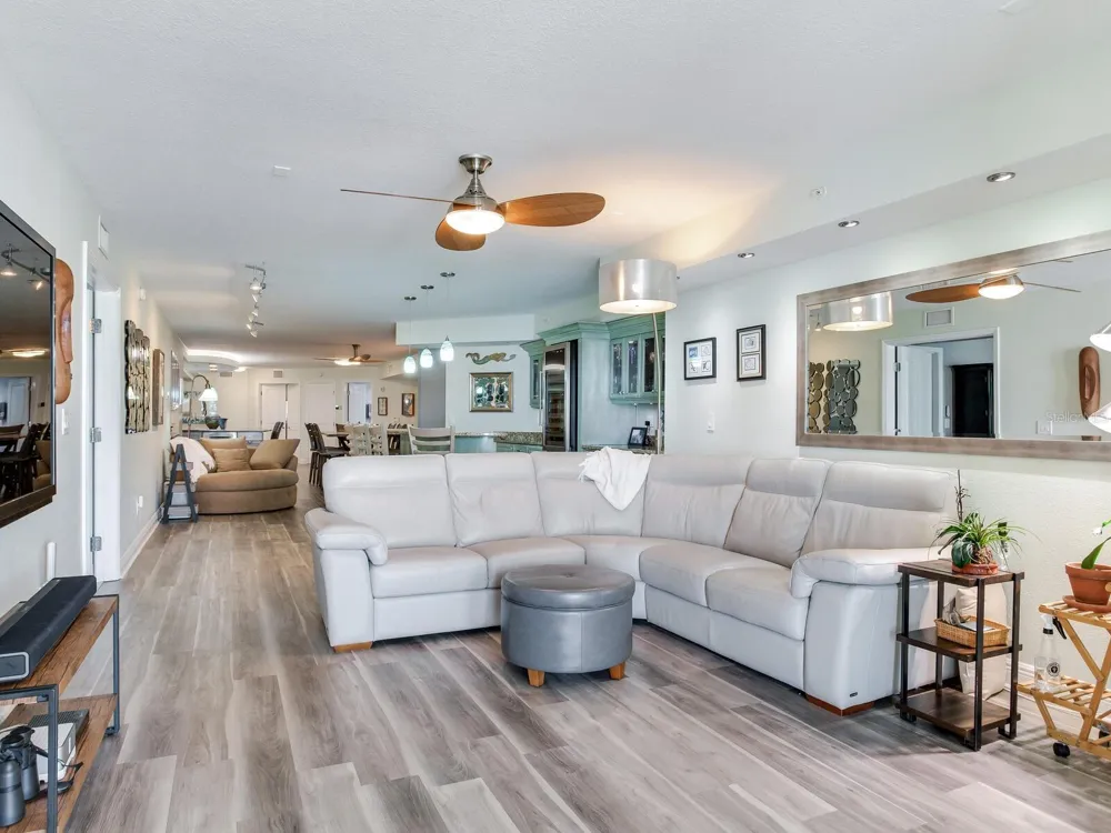 5353 GULF BOULEVARD #B202 St Pete Beach, FL 33706