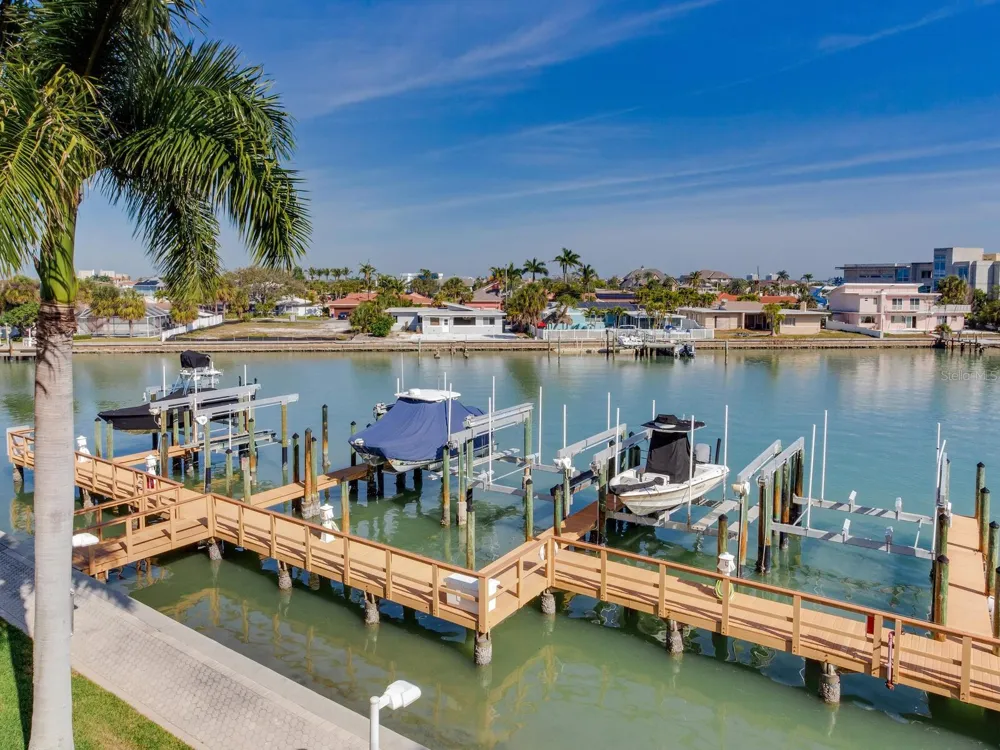 5353 GULF BOULEVARD #B202 St Pete Beach, FL 33706