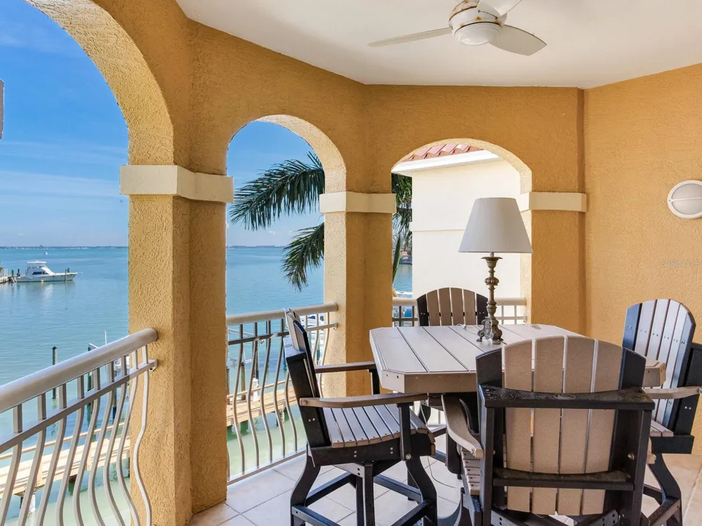5353 GULF BOULEVARD #B202 St Pete Beach, FL 33706