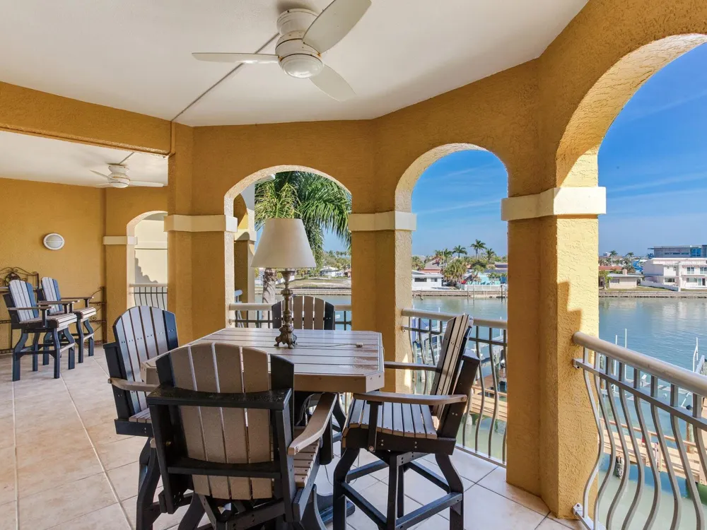 5353 GULF BOULEVARD #B202 St Pete Beach, FL 33706