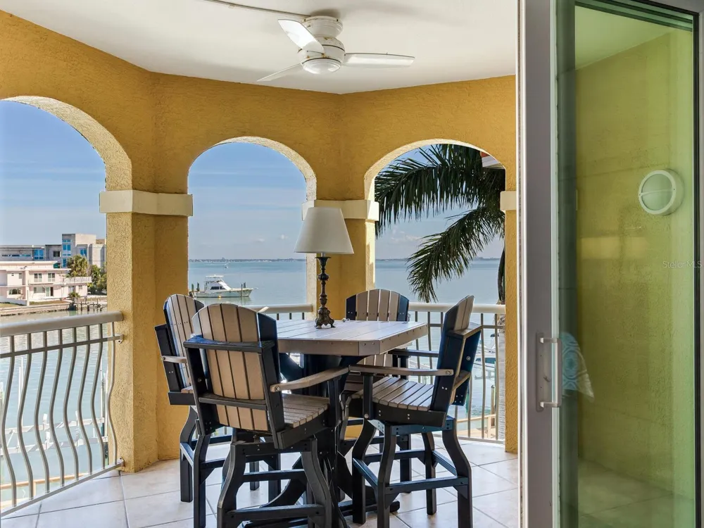 5353 GULF BOULEVARD #B202 St Pete Beach, FL 33706