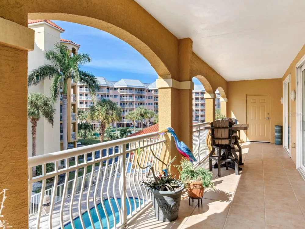 5353 GULF BOULEVARD #B202 St Pete Beach, FL 33706