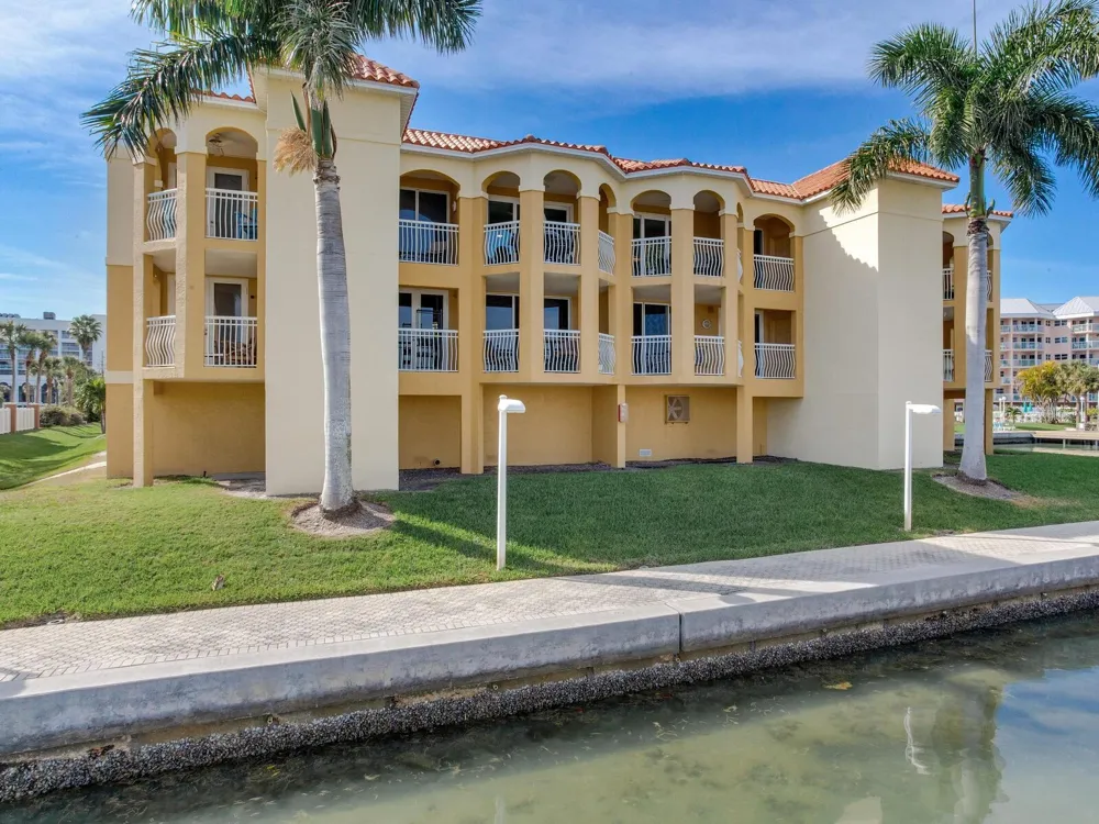 5353 GULF BOULEVARD #B202 St Pete Beach, FL 33706