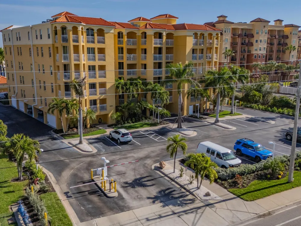 5353 GULF BOULEVARD #B202 St Pete Beach, FL 33706