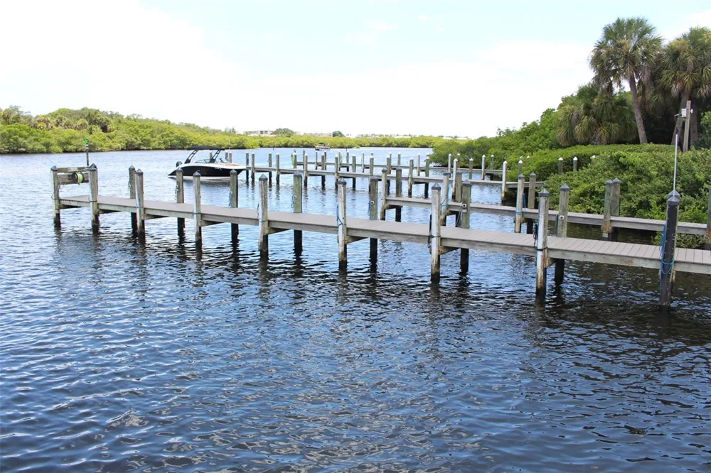 1780 PHILLIPPI SHORES DRIVE #A3-5 Sarasota, FL 34231