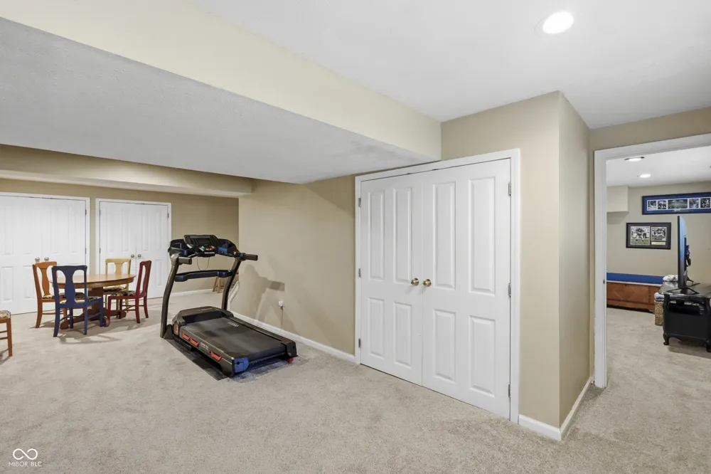 9801 Logan Lane Fishers, IN 46037