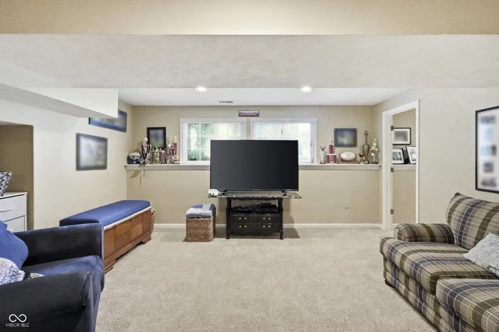 9801 Logan Lane Fishers, IN 46037