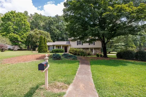 875 Windsor Trail