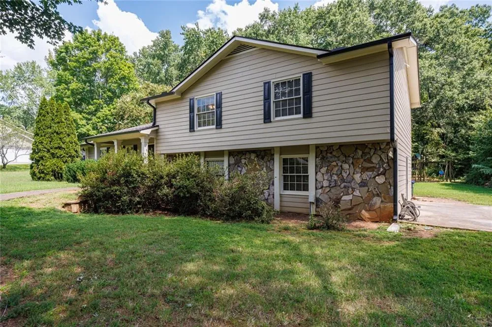 875 Windsor Trail Roswell, GA 30076