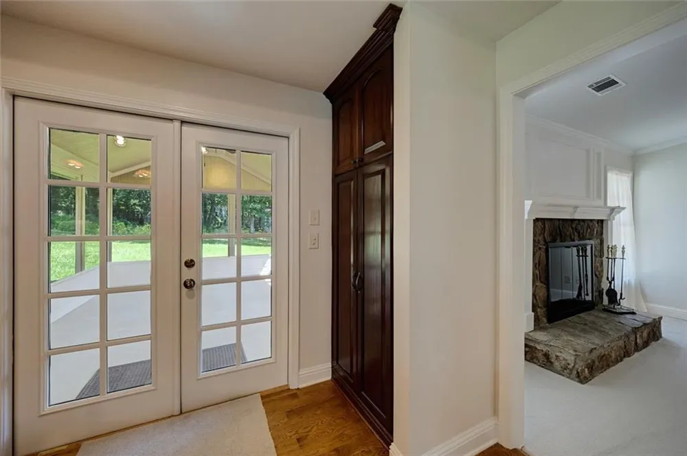 875 Windsor Trail Roswell, GA 30076