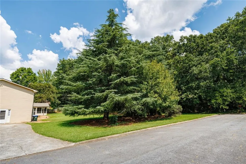 875 Windsor Trail Roswell, GA 30076