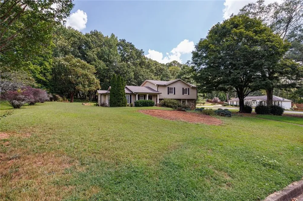875 Windsor Trail Roswell, GA 30076
