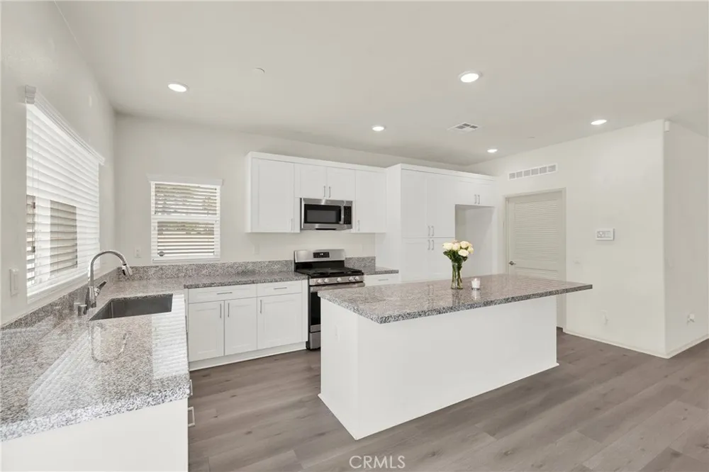 476 W Camellia Way San Jacinto, CA 92583