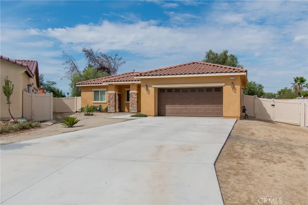 476 W Camellia Way San Jacinto, CA 92583