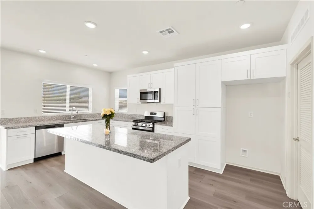 476 W Camellia Way San Jacinto, CA 92583