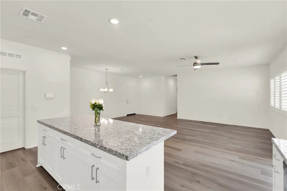 476 W Camellia Way San Jacinto, CA 92583