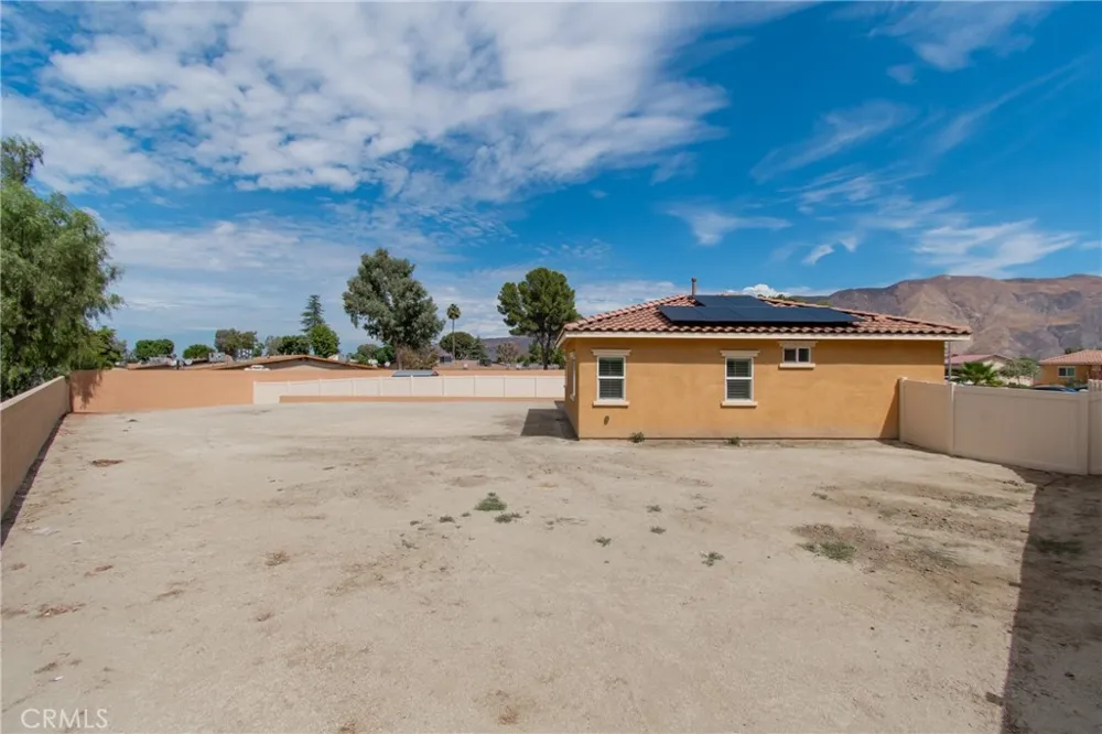 476 W Camellia Way San Jacinto, CA 92583
