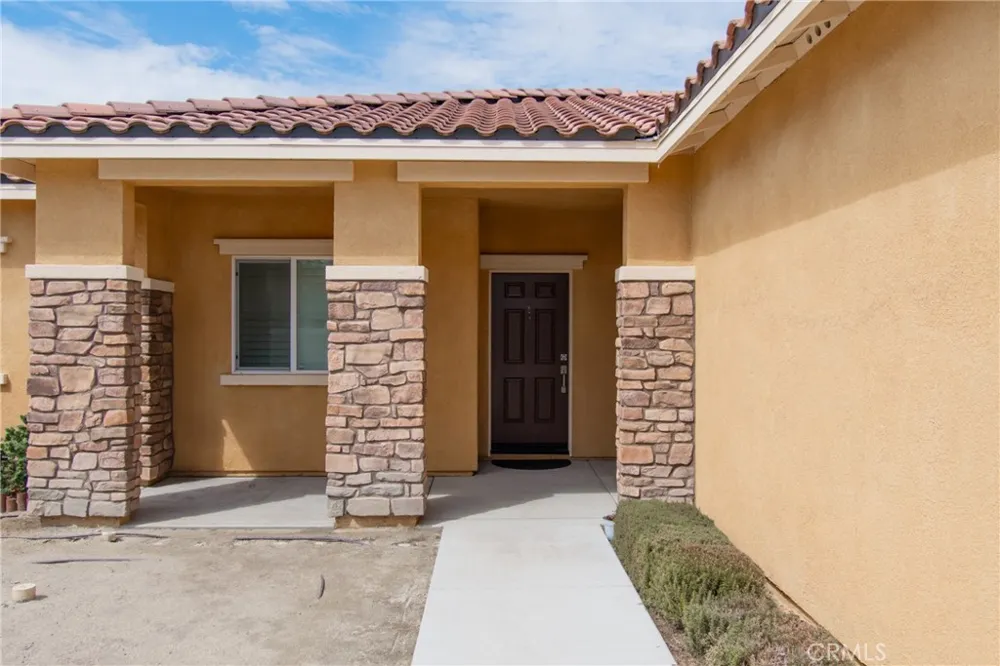 476 W Camellia Way San Jacinto, CA 92583