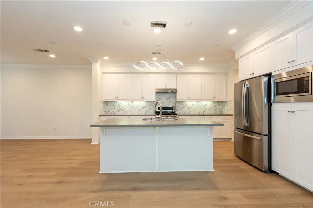 256 Borrego Irvine, CA 92618